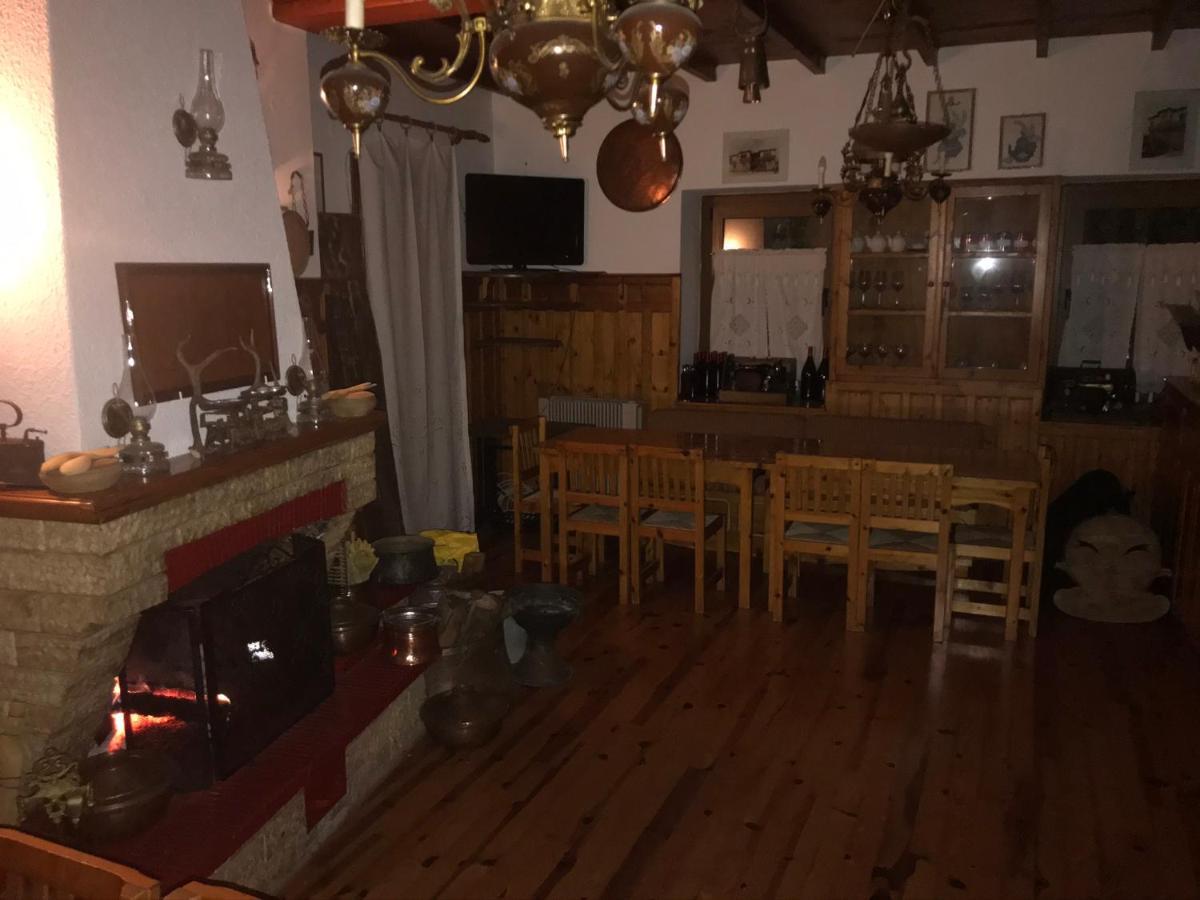 9Mouses Chasiotis Guest House Ampelakia 外观 照片