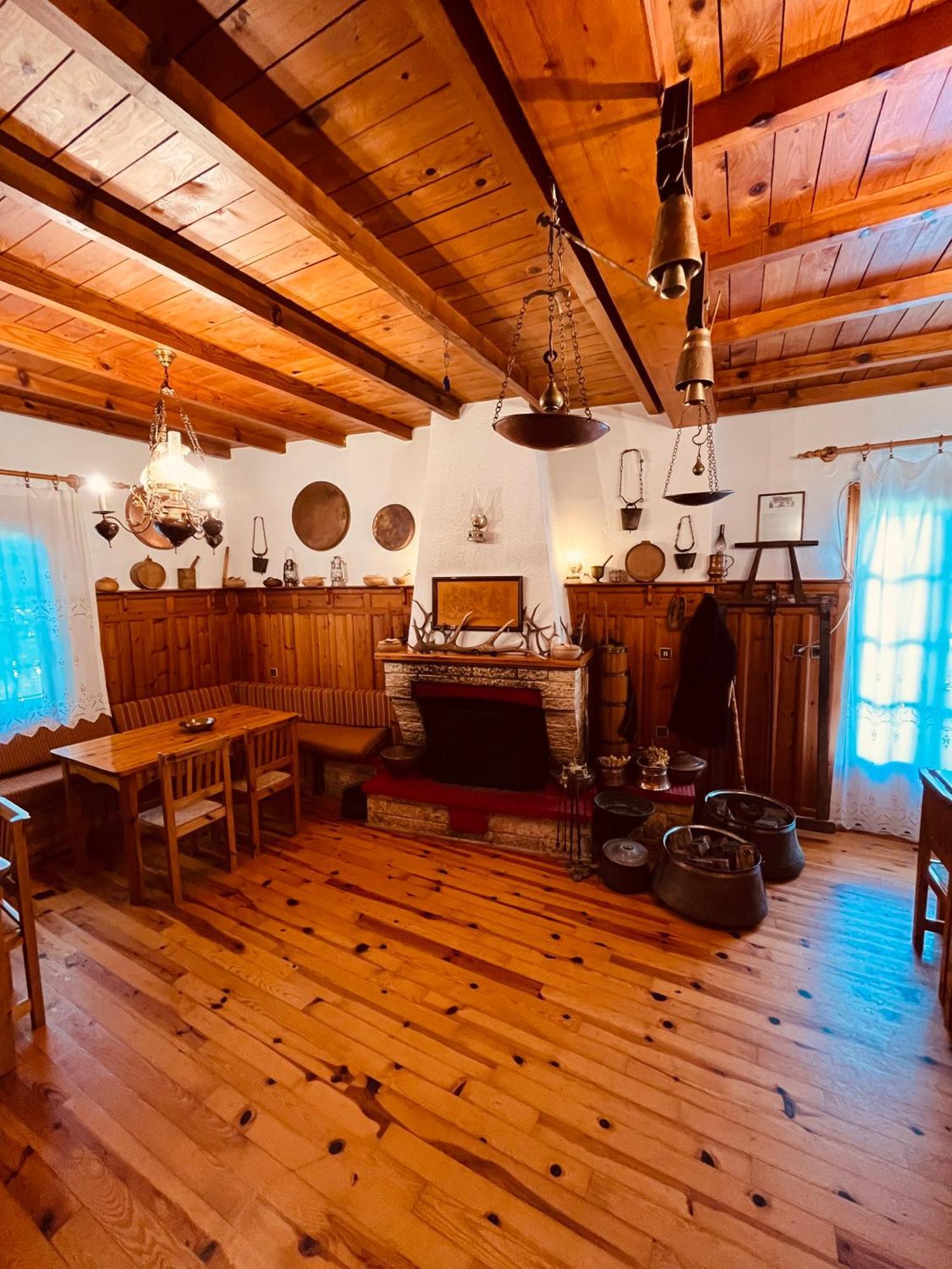 9Mouses Chasiotis Guest House Ampelakia 外观 照片